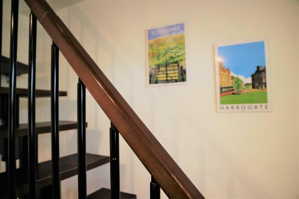 Mews Cottage Χαρογκέιτ Εξωτερικό φωτογραφία
