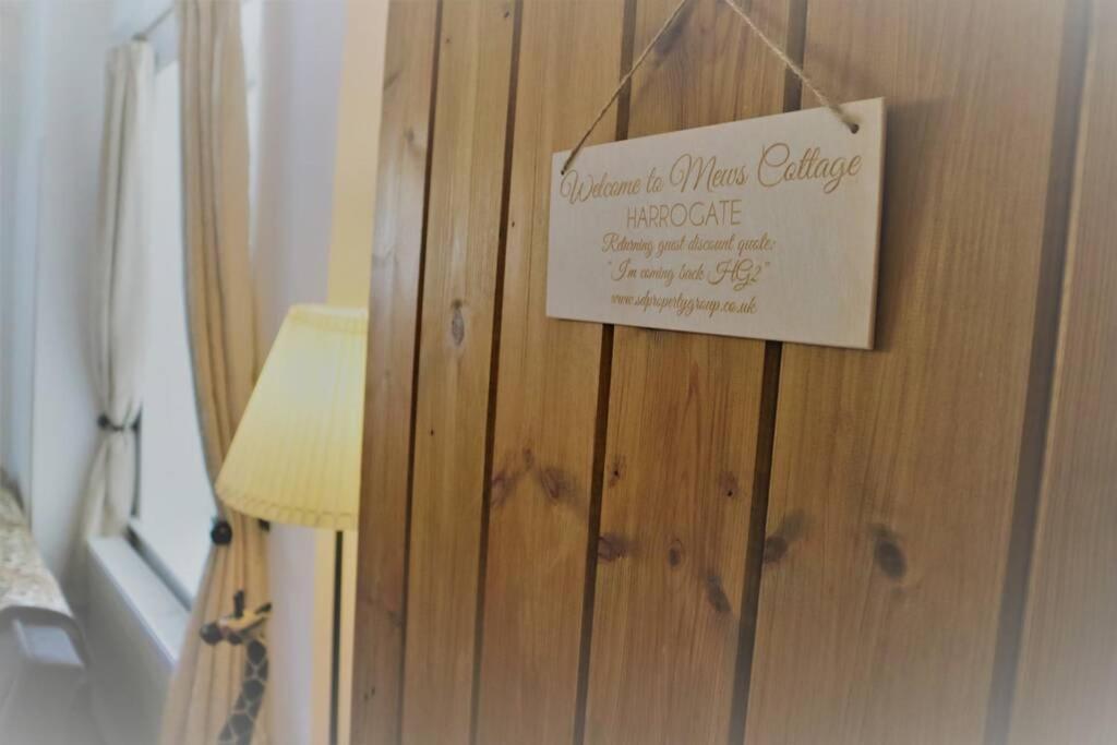 Mews Cottage Χαρογκέιτ Εξωτερικό φωτογραφία